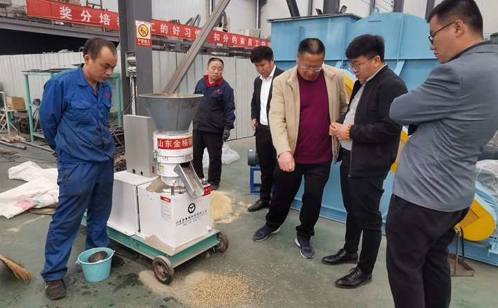 350型號秸稈顆粒機(jī)，時產(chǎn)300-600公斤